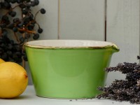 Bianco-Schale mit Ausguß, apfelgrün Bianco-Schale mit Ausguß, apfelgrün